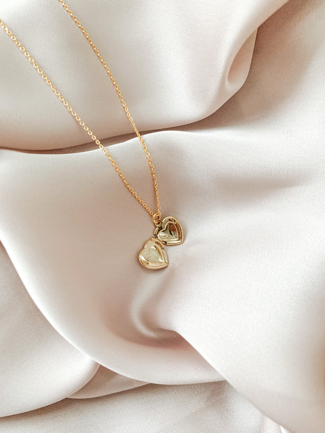 Accessories Aren't an Afterthought: The Secret to Taking Your Outfit from 'Meh' to 'Wow'