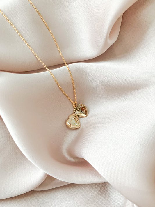 Accessories Aren't an Afterthought: The Secret to Taking Your Outfit from 'Meh' to 'Wow'